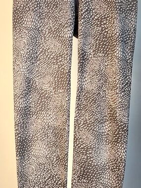 aerie Taupe and White Printed Dress Pants